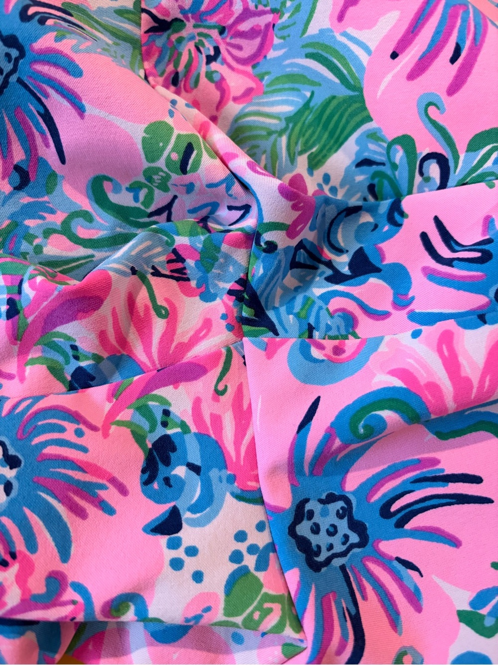 Lilly Pulitzer Women’s Luxletic Reid Mandevilla Baby Paradise Petals Shorts - 8 - Picture 6 of 7